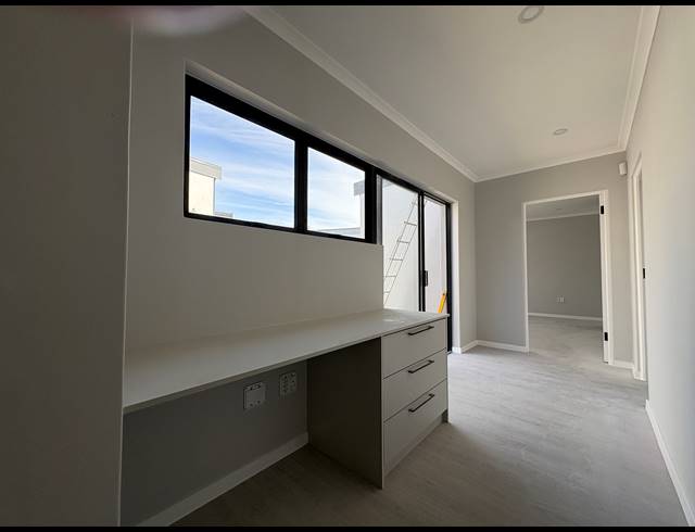3 BEDROOM HOUSE FOR SALE IN SANDOWN